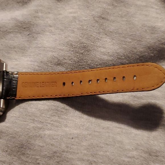 Oulm 3 Face HUGE Men's Analog Quartz Watch Leather Band Silver Cases Black Faces - Picture 7 of 9